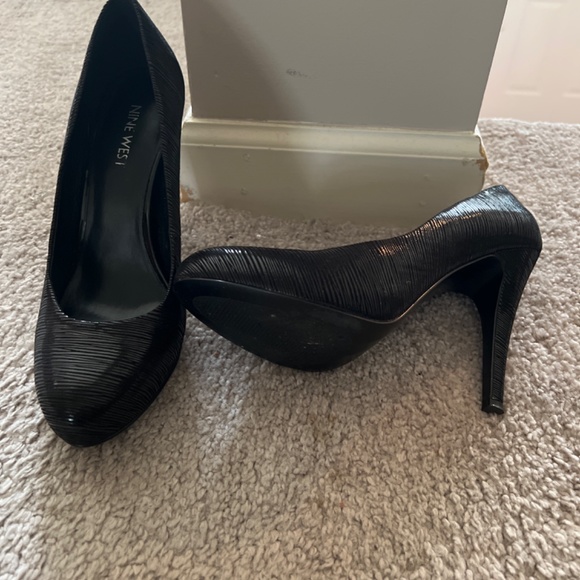 Black Pump - Picture 2 of 4